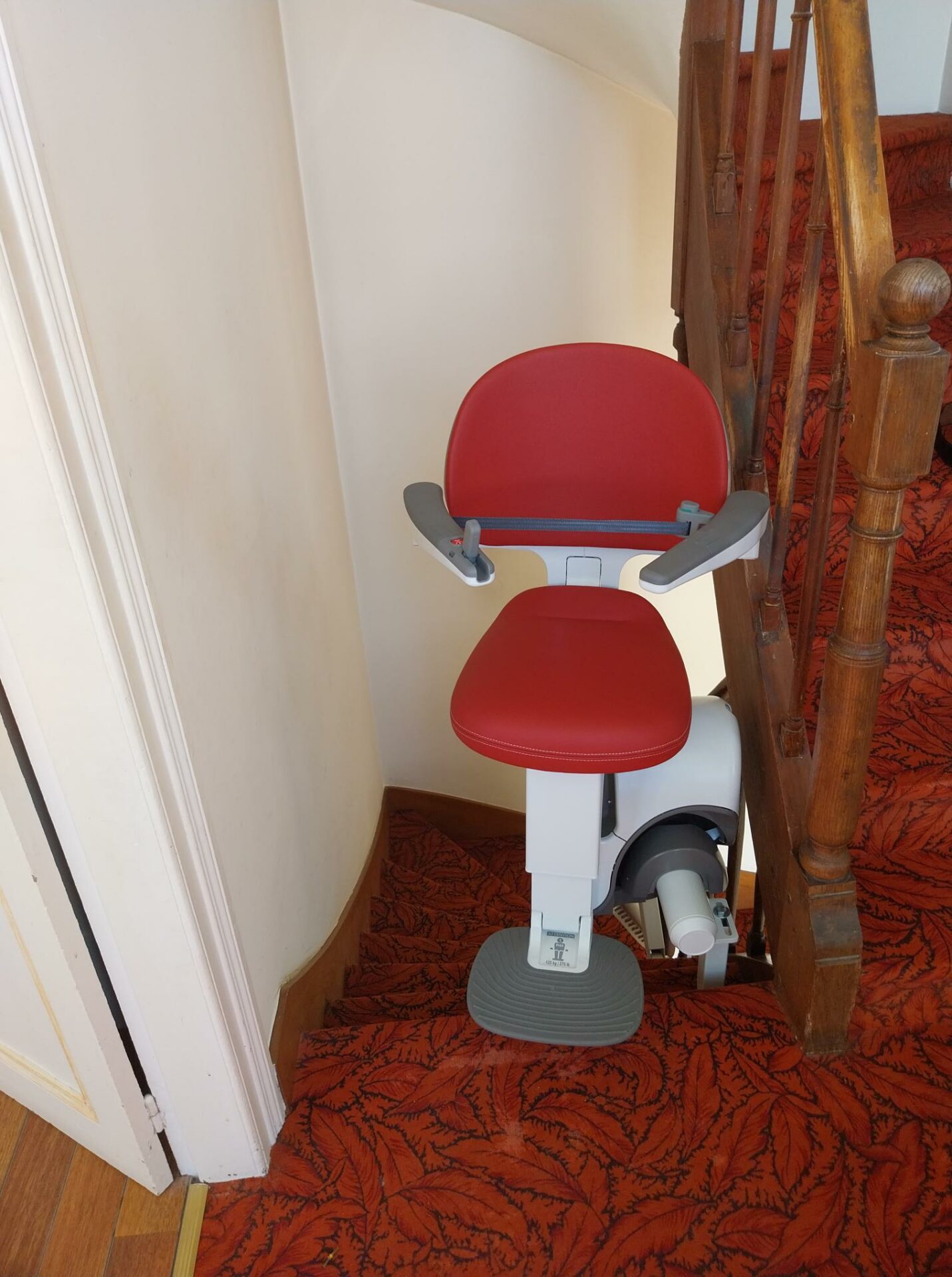 Monte-escalier monorail ACCESS situé sur la commune de Sotteville les Rouen (76)